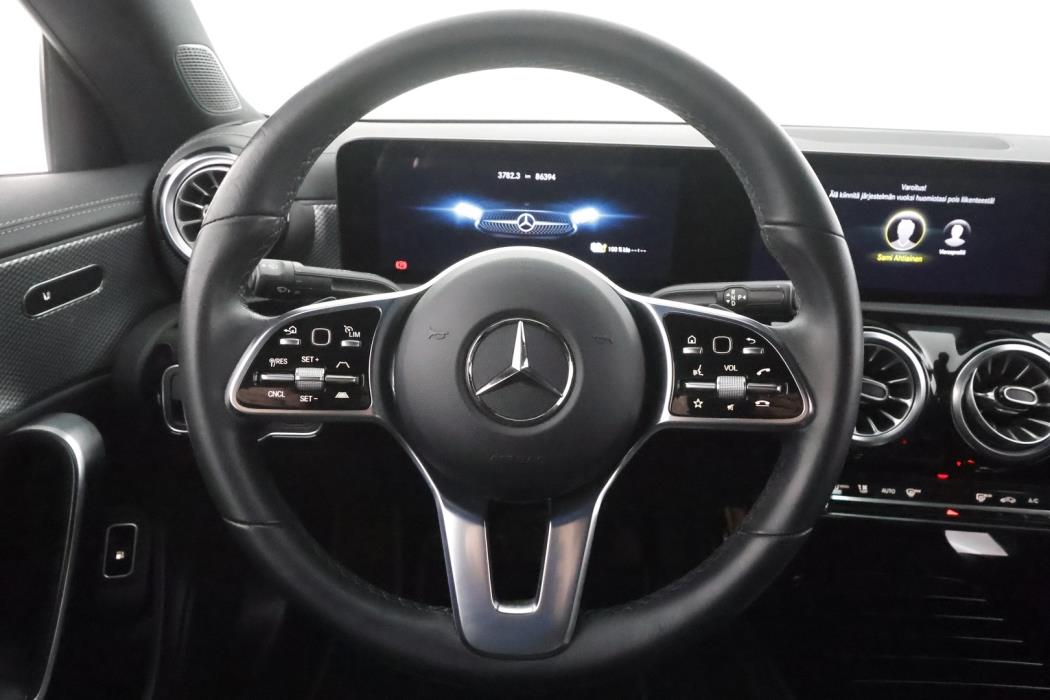 MERCEDES-BENZ CLA 2023