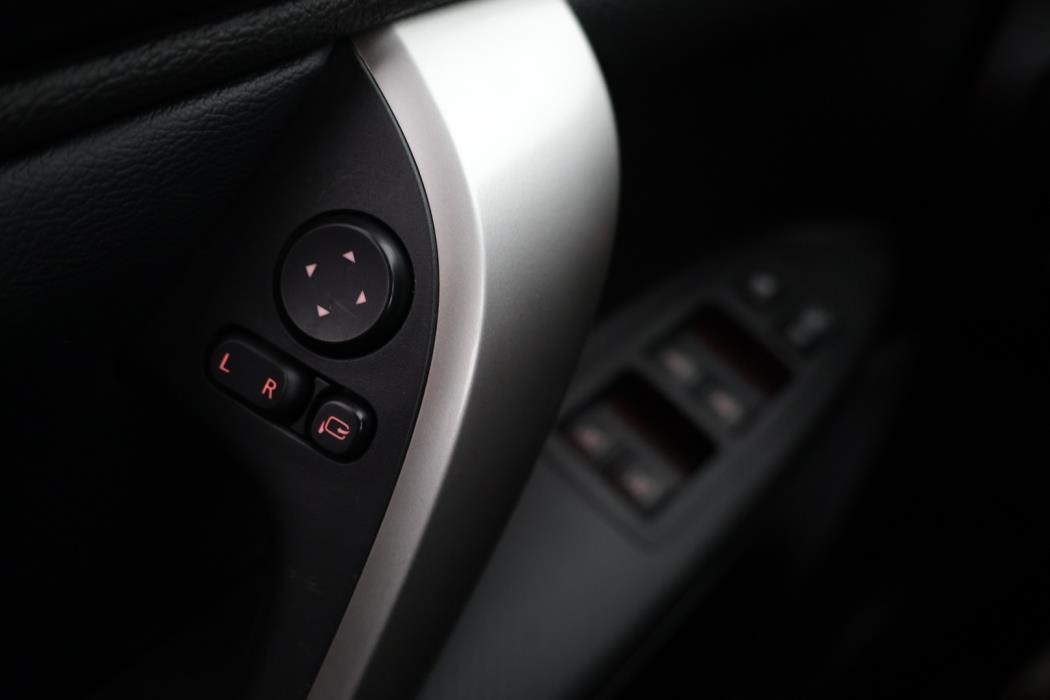 MITSUBISHI Eclipse 2025