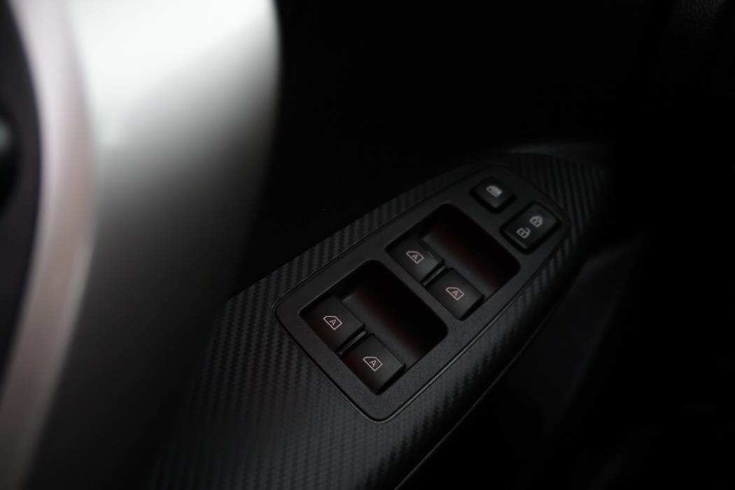 MITSUBISHI Eclipse 2025