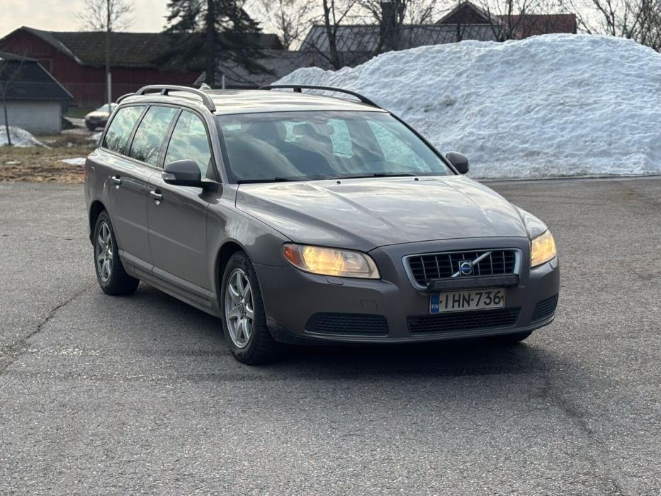 VOLVO V70 2008