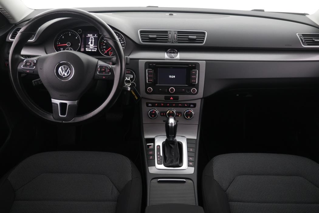 VOLKSWAGEN Passat 2013
