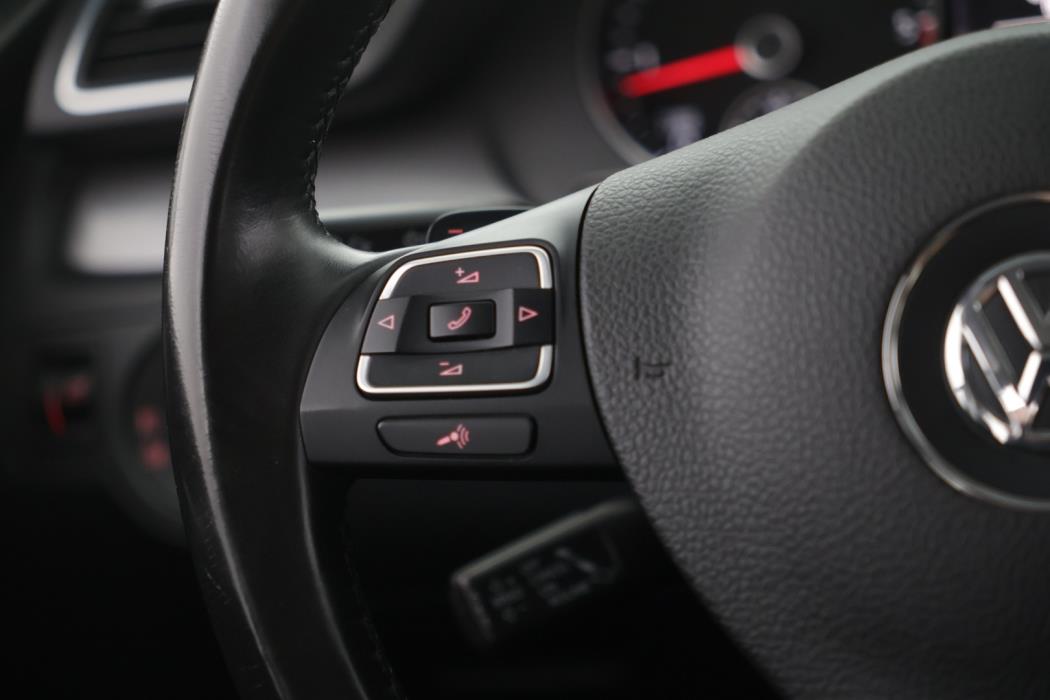 VOLKSWAGEN Passat 2013