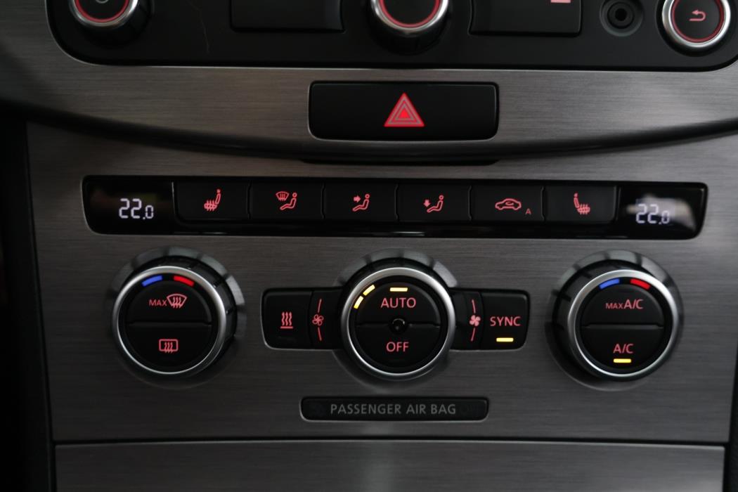 VOLKSWAGEN Passat 2013