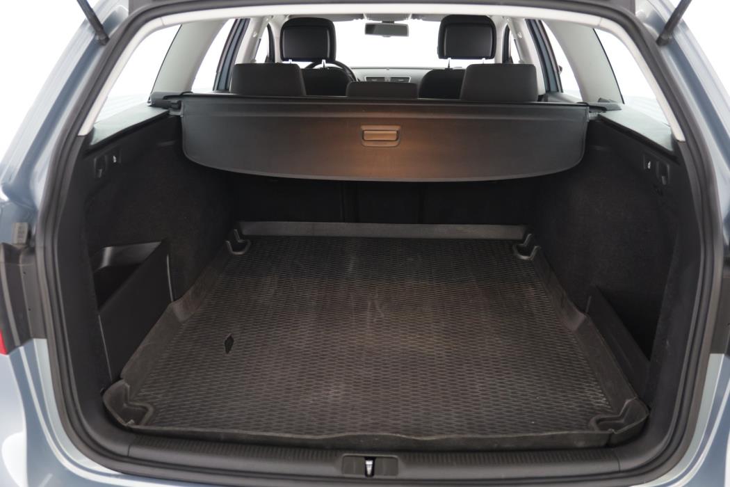 VOLKSWAGEN Passat 2013