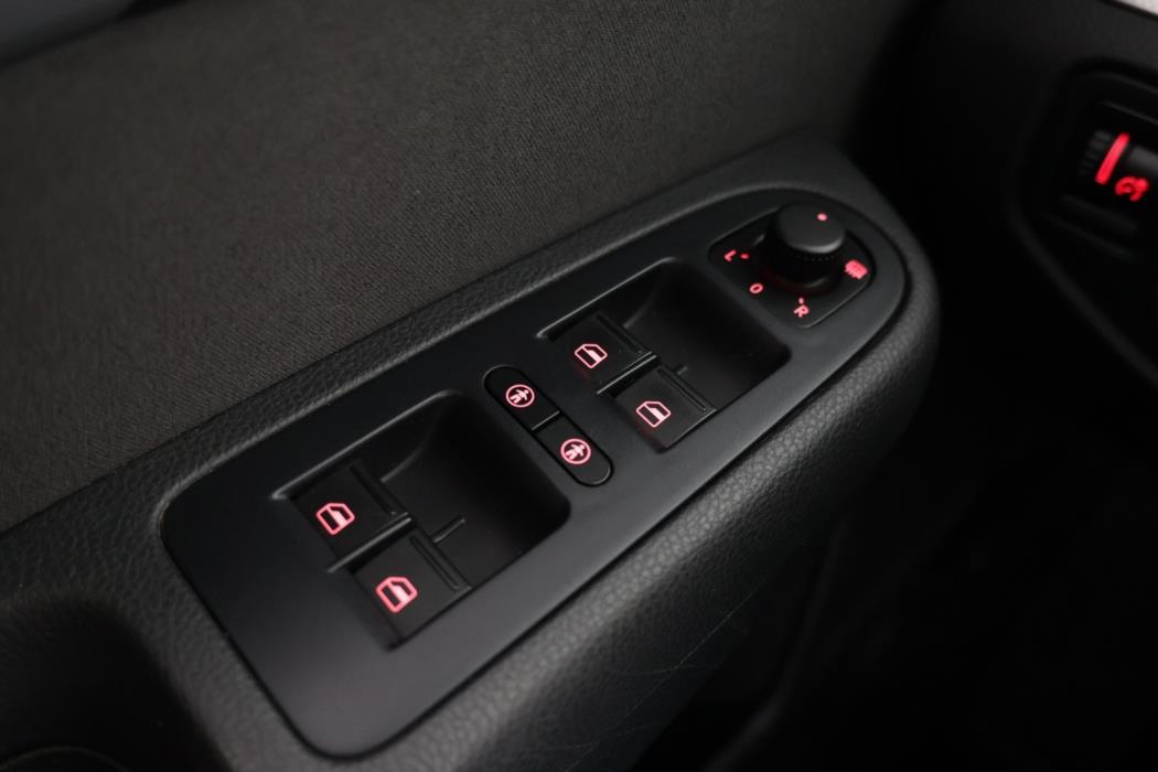 VOLKSWAGEN Sharan 2015