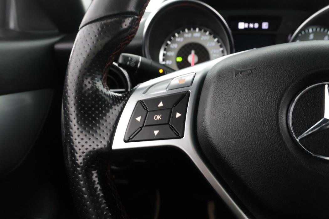MERCEDES-BENZ SLK 2011