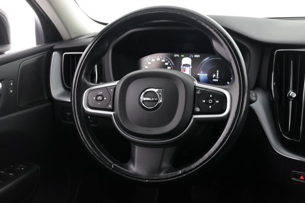 VOLVO XC60 2021