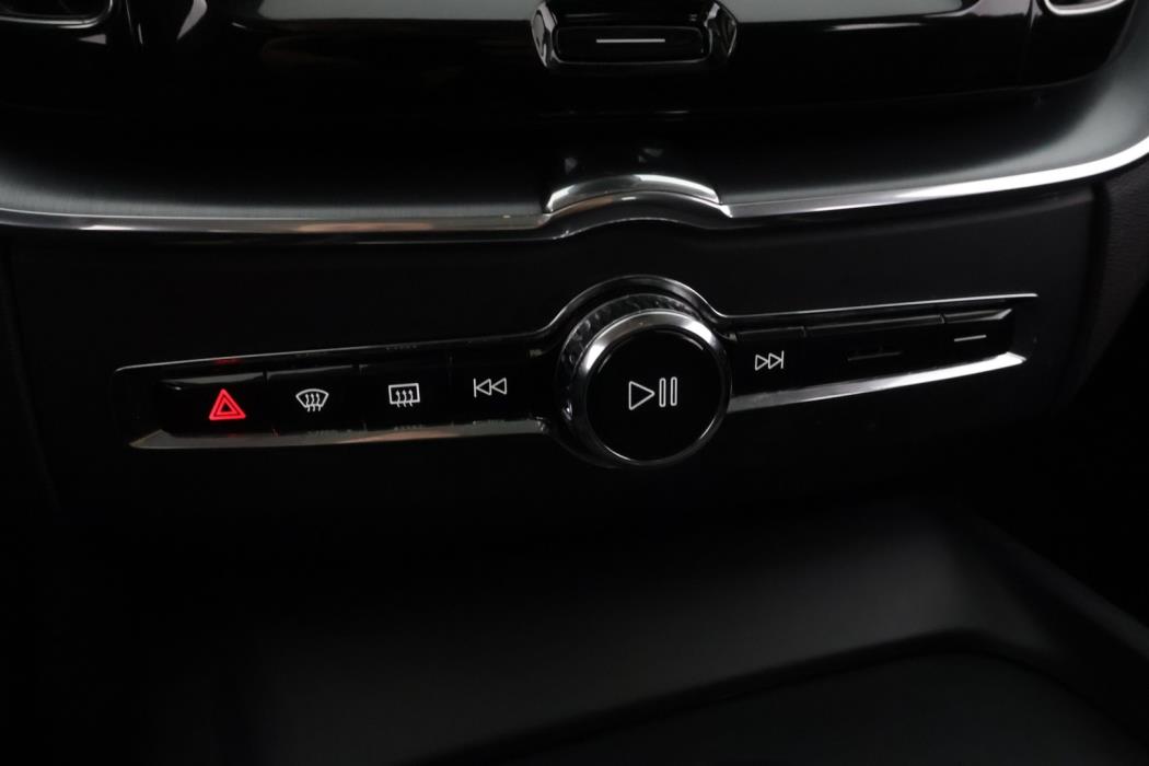 VOLVO XC60 2021