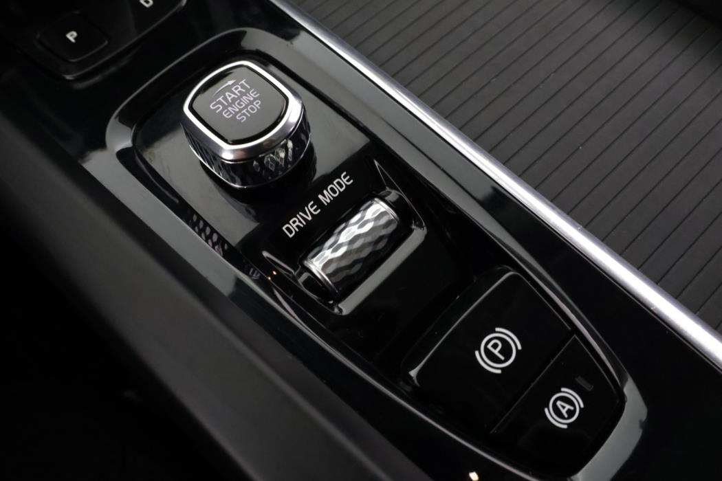 VOLVO XC60 2021