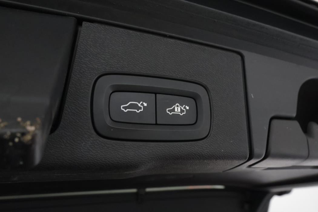 VOLVO XC60 2021