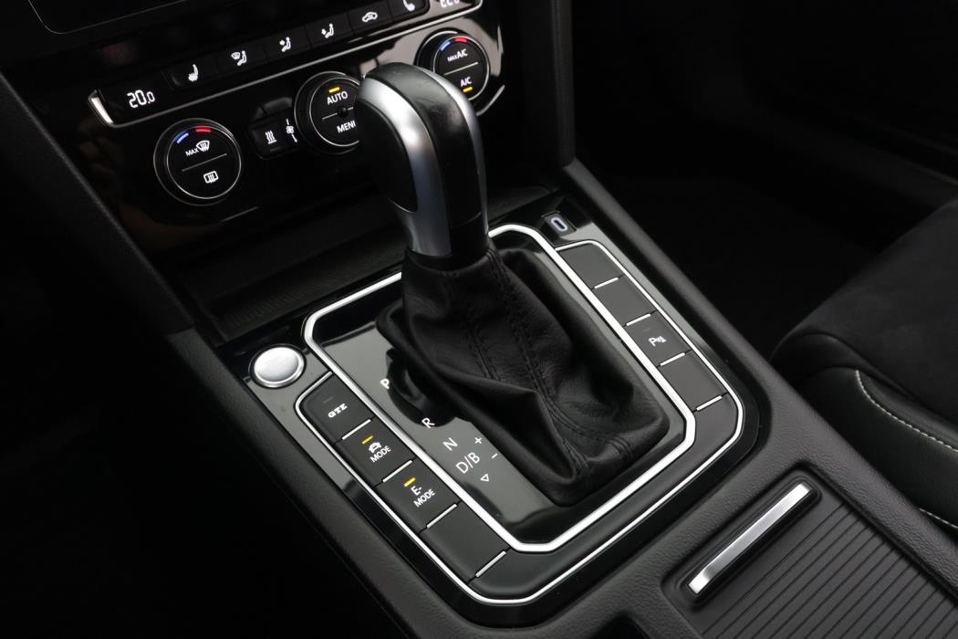 VOLKSWAGEN Passat 2020