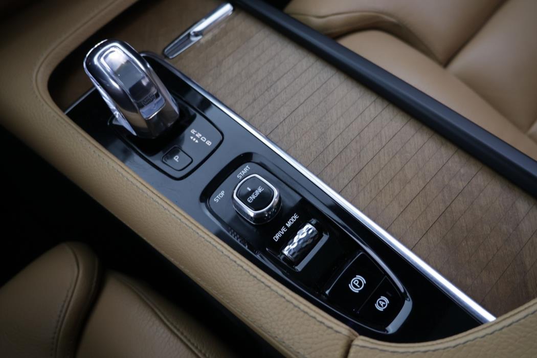 VOLVO XC90 2016