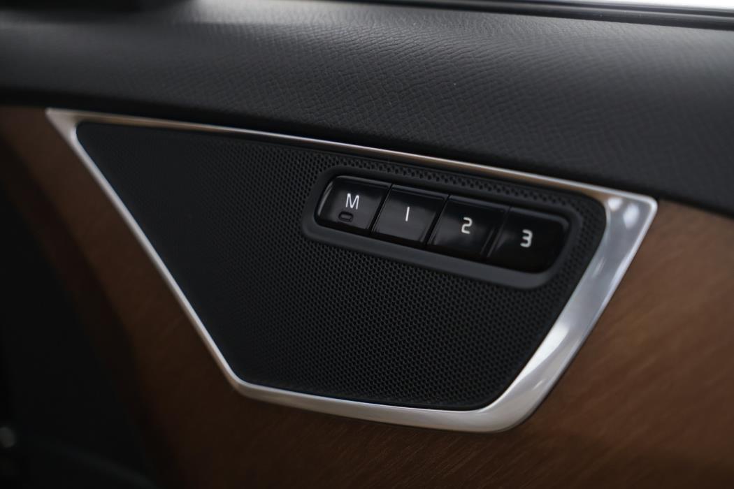 VOLVO XC90 2016