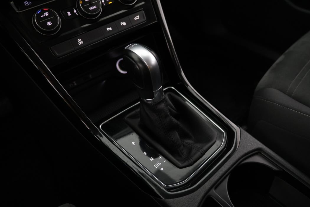 VOLKSWAGEN Touran 2017