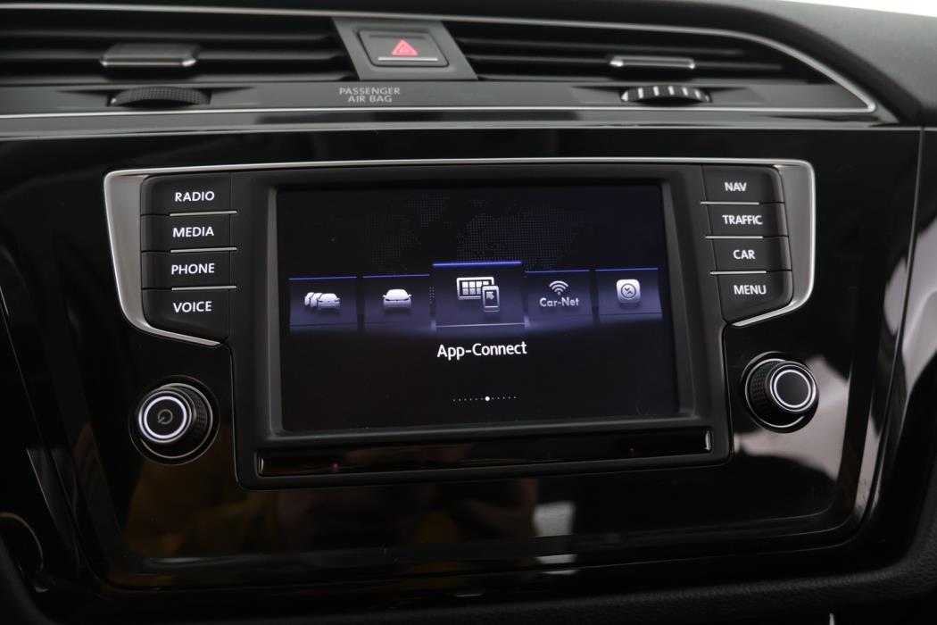 VOLKSWAGEN Touran 2017