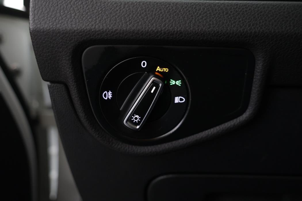 VOLKSWAGEN Touran 2017