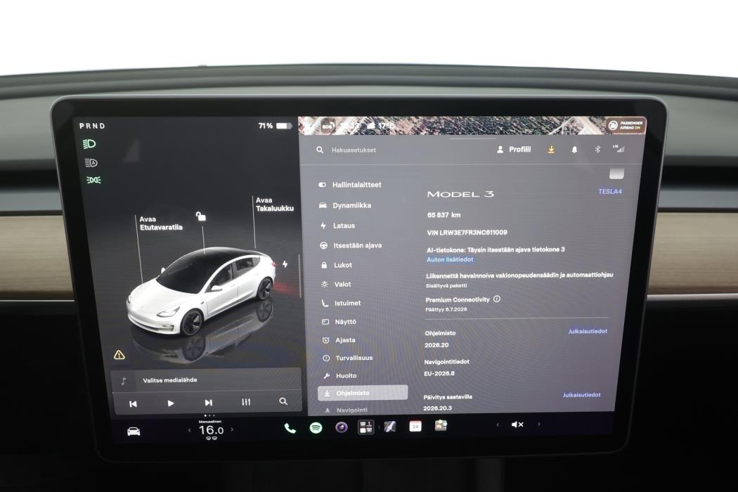 TESLA Model 3 2022