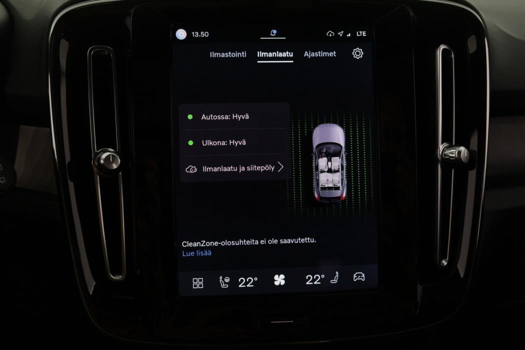 VOLVO XC40 2023