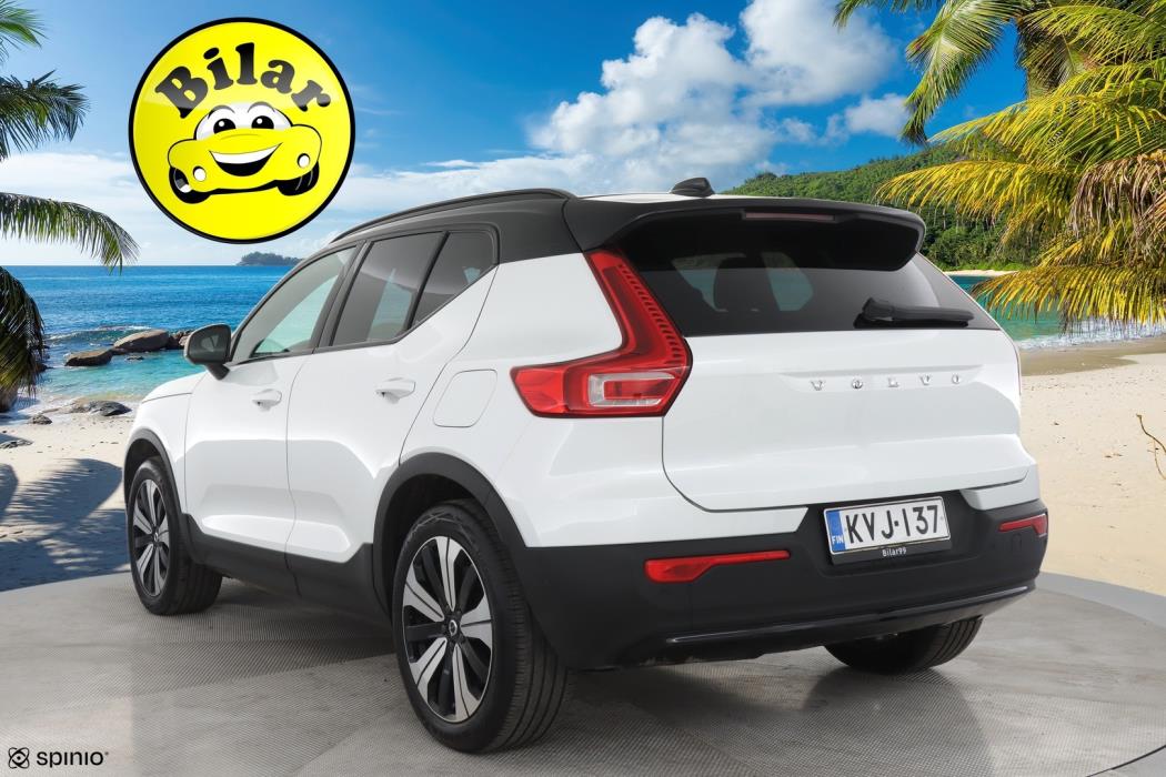 VOLVO XC40 2023