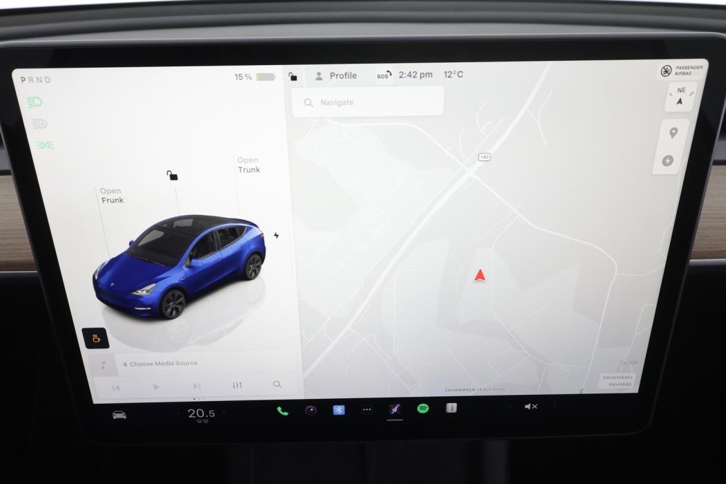TESLA Model Y 2025