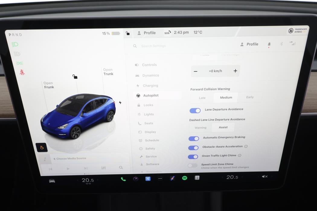 TESLA Model Y 2025