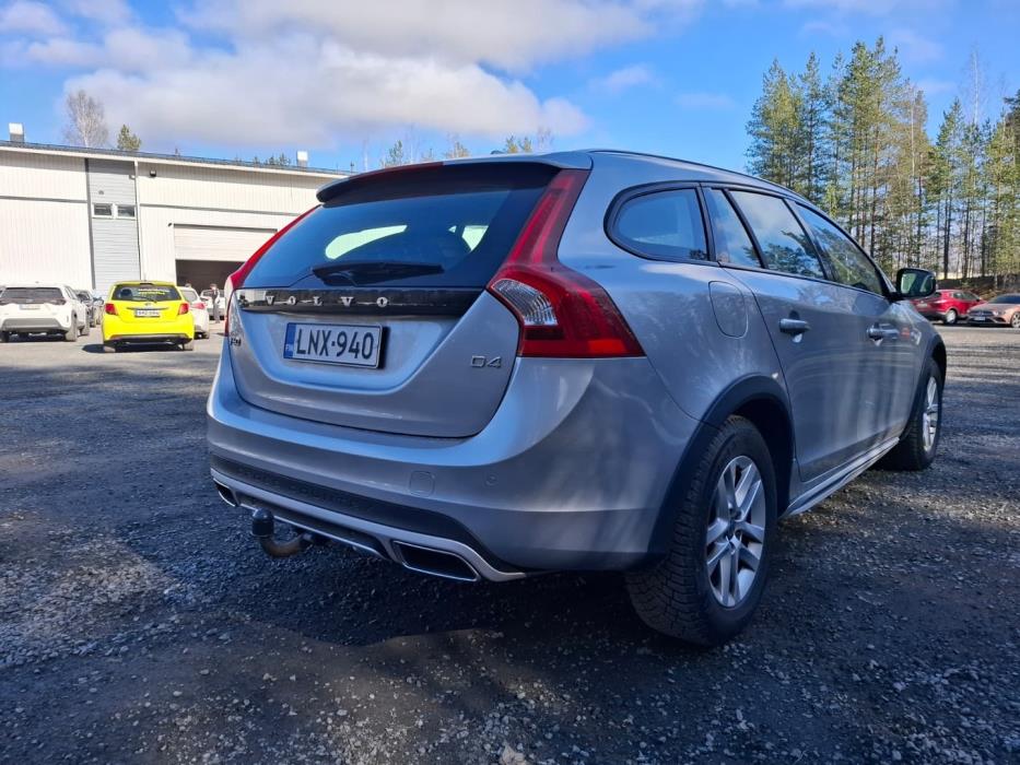 VOLVO V60 Cross Country 2017