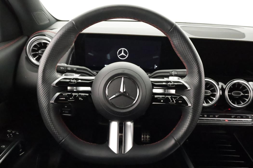 MERCEDES-BENZ EQB 2026