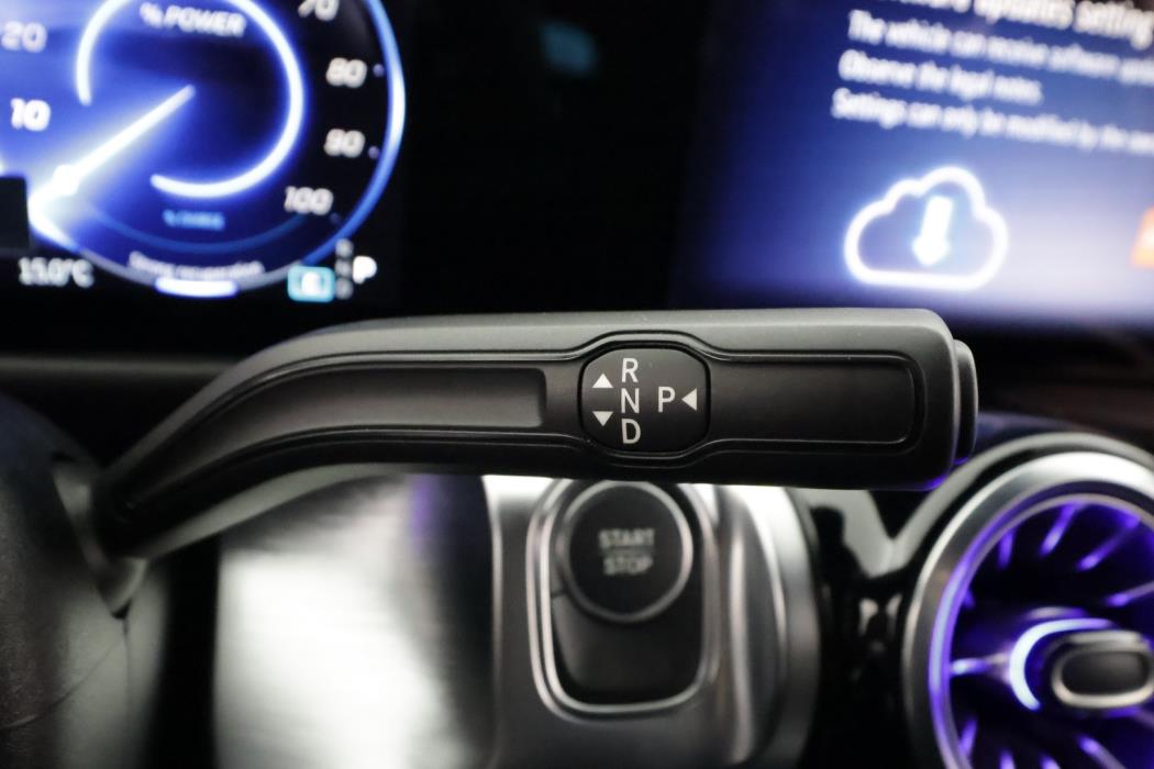 MERCEDES-BENZ EQB 2026