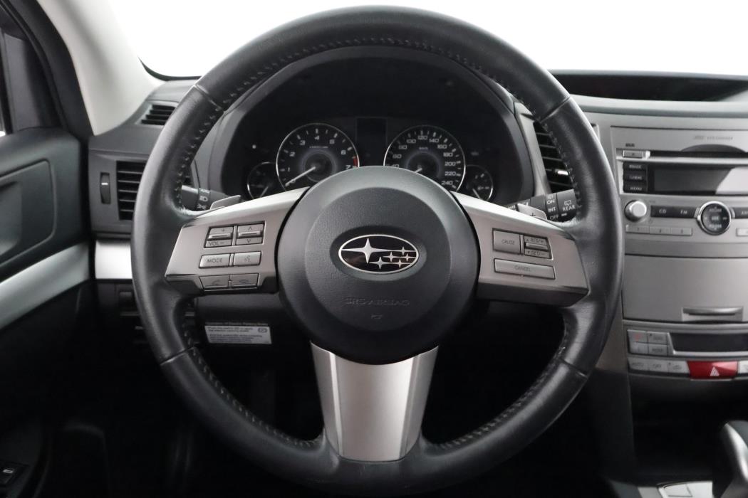 SUBARU Outback 2012