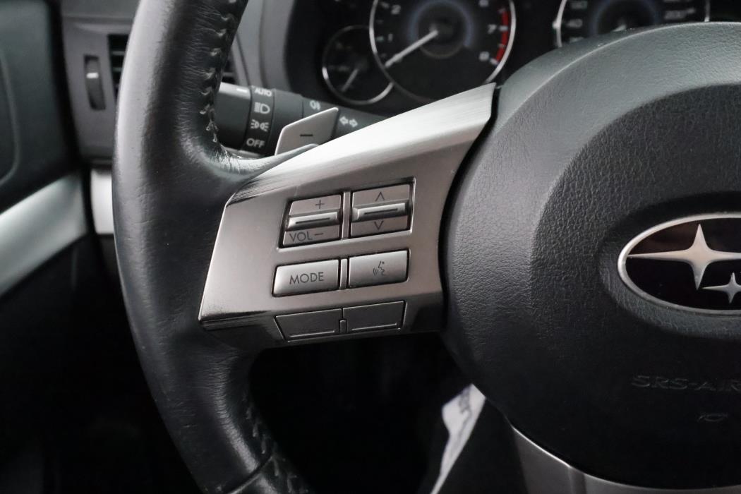 SUBARU Outback 2012