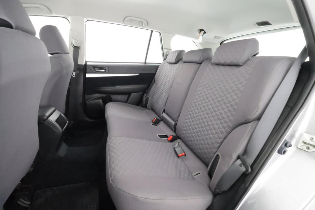 SUBARU Outback 2012