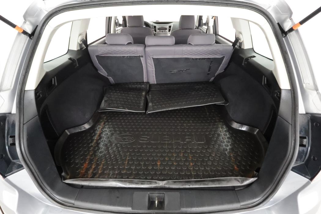 SUBARU Outback 2012