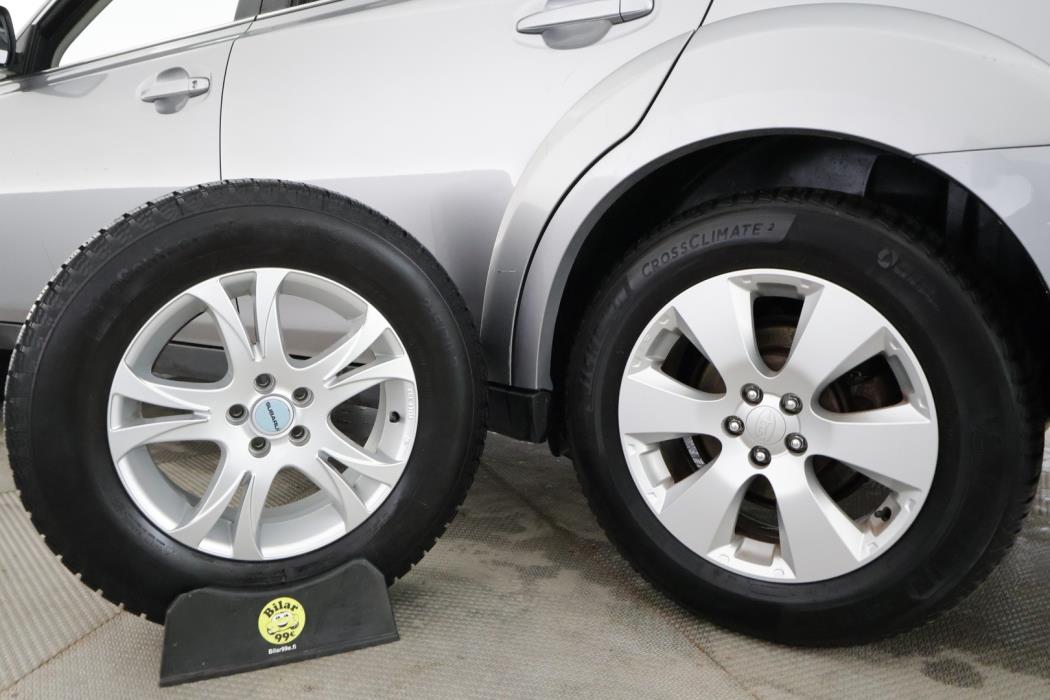 SUBARU Outback 2012