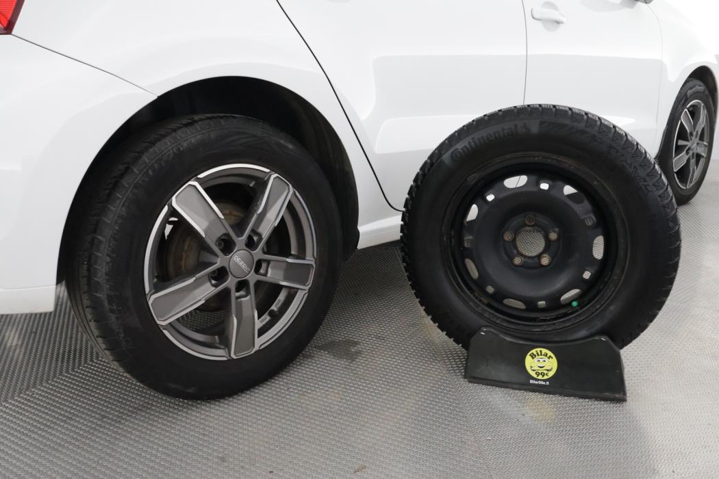 VOLKSWAGEN Polo 2016