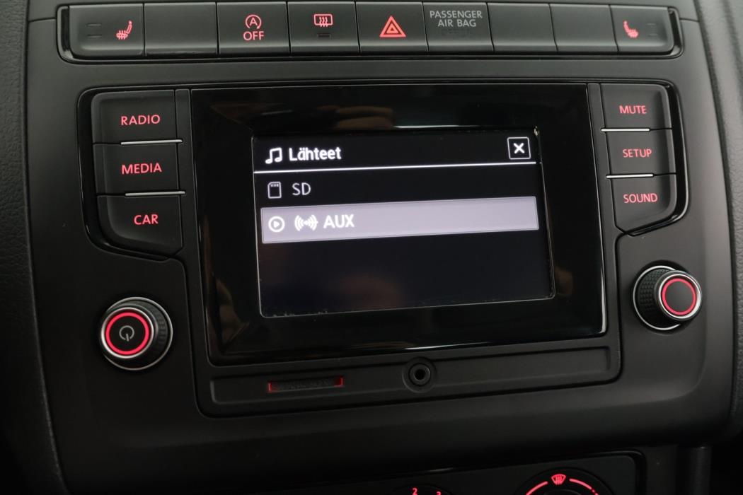 VOLKSWAGEN Polo 2016