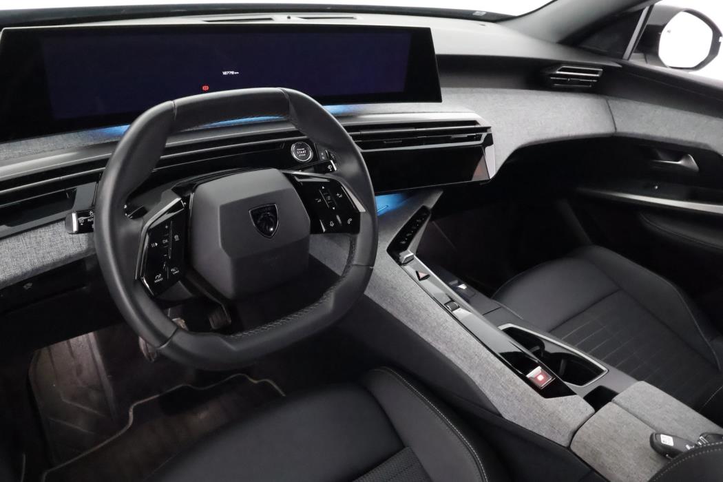 PEUGEOT E-3008 2025