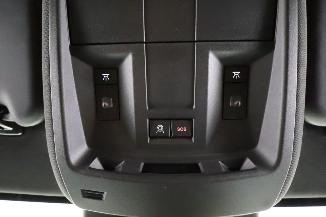 PEUGEOT E-3008 2025