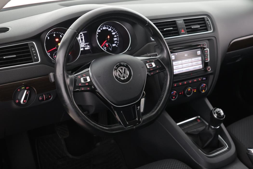 VOLKSWAGEN Jetta 2015