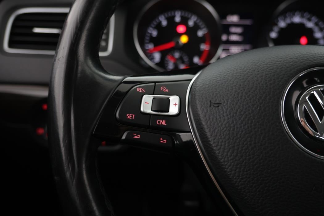 VOLKSWAGEN Jetta 2015