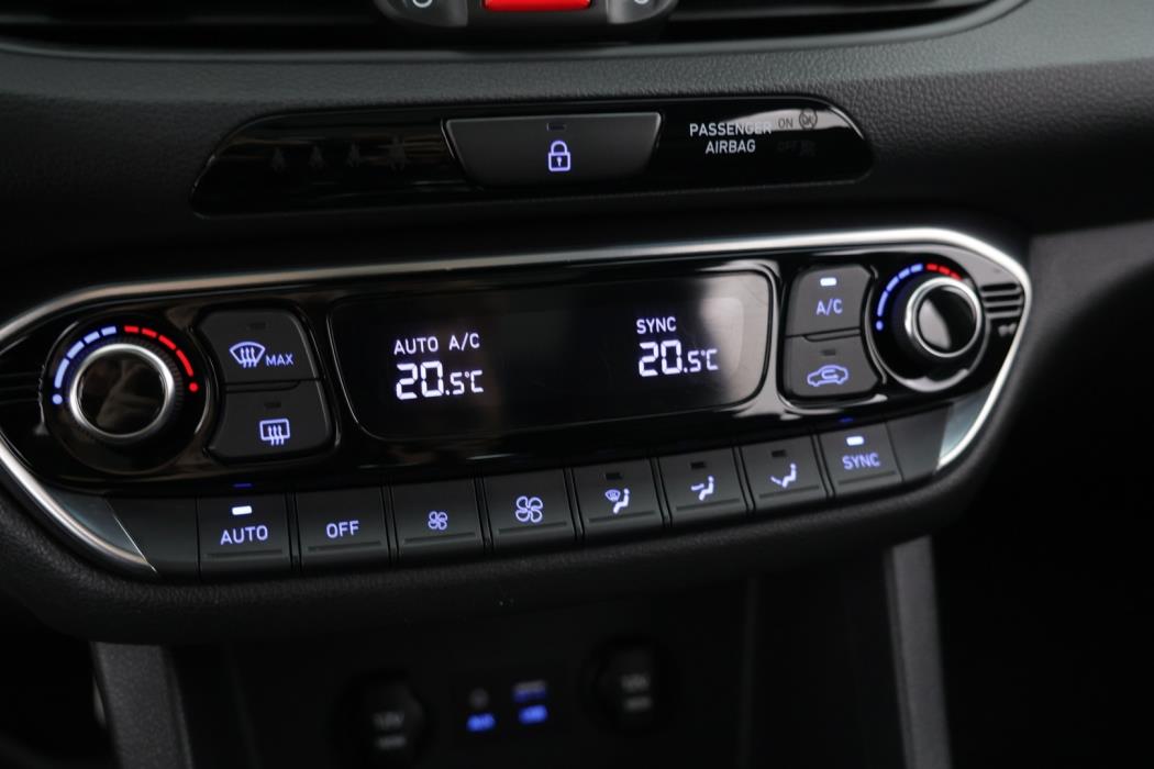 HYUNDAI i30 2018