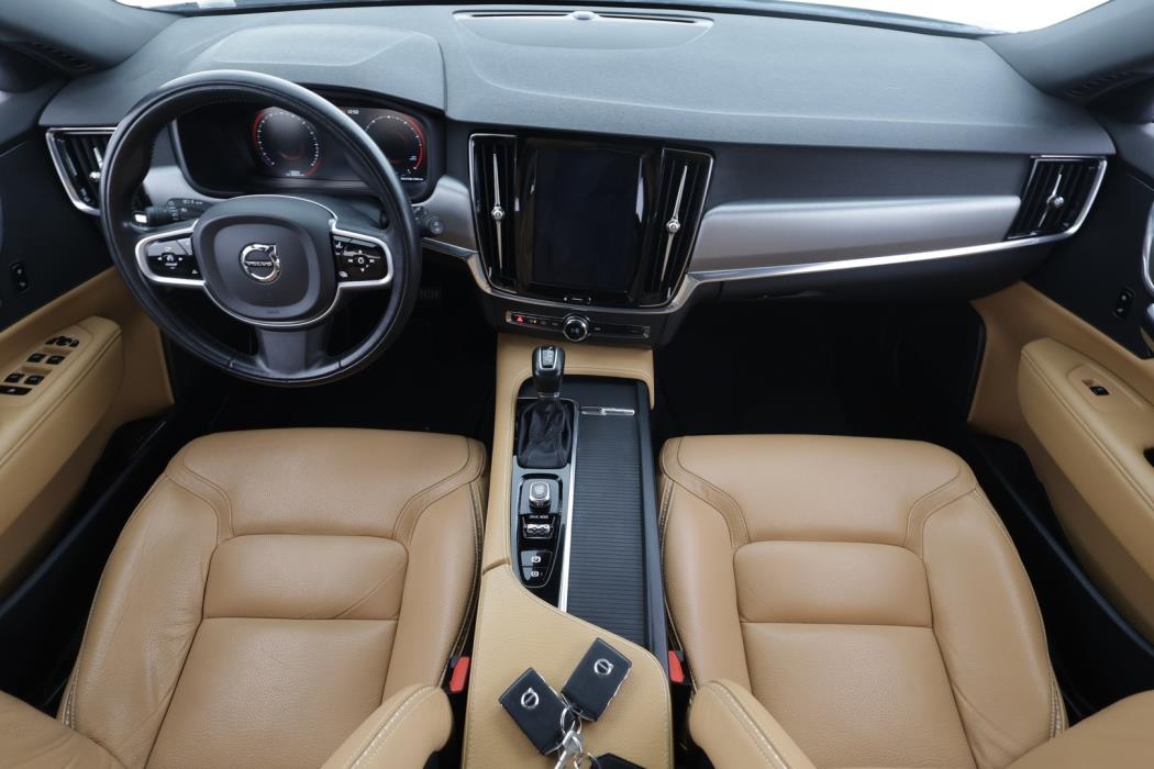 VOLVO V90 CROSS COUNTRY 2018