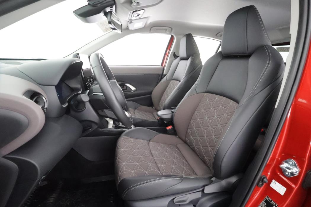 TOYOTA YARIS CROSS 2025