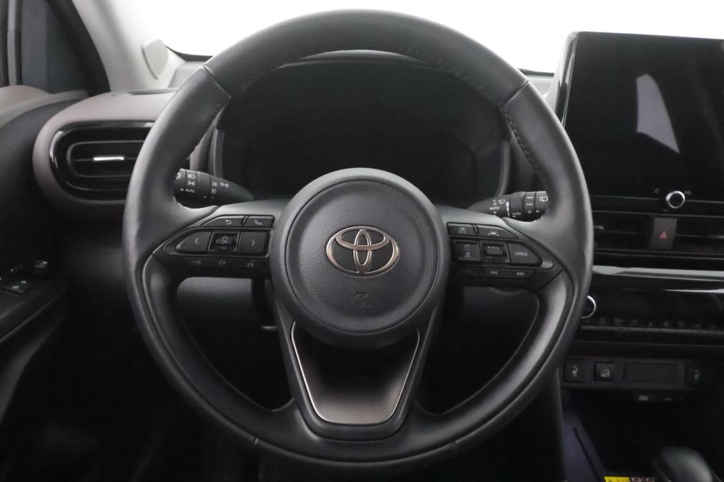 TOYOTA YARIS CROSS 2025
