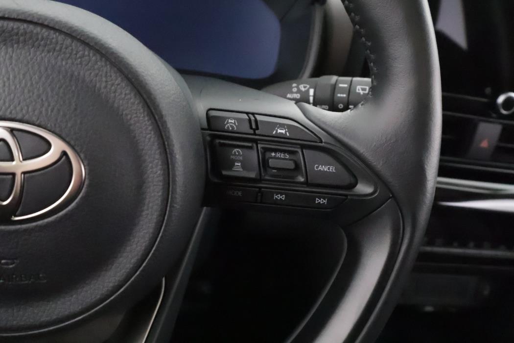 TOYOTA YARIS CROSS 2025