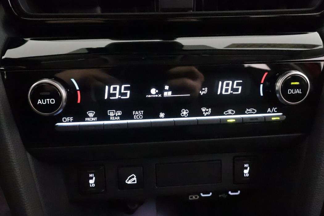 TOYOTA YARIS CROSS 2025