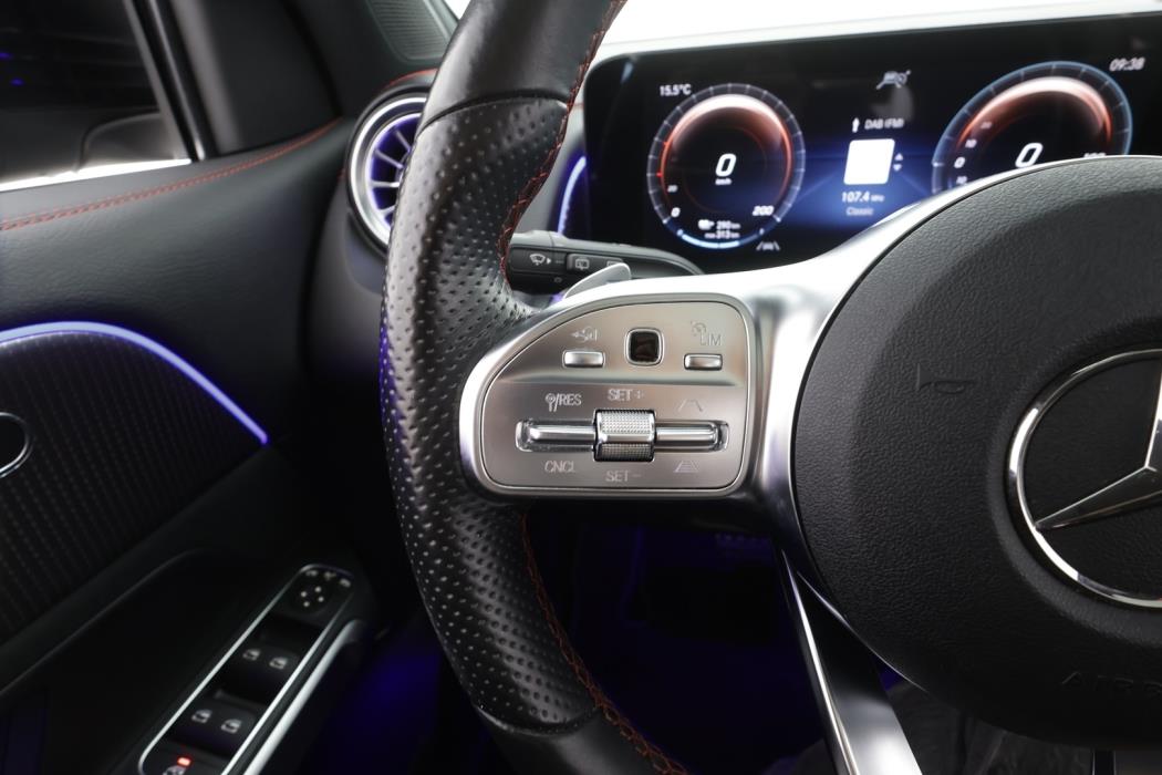 MERCEDES-BENZ EQB 2023