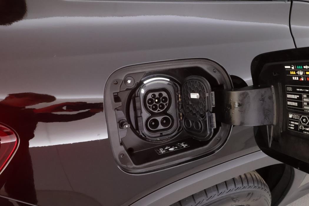 MERCEDES-BENZ EQB 2023