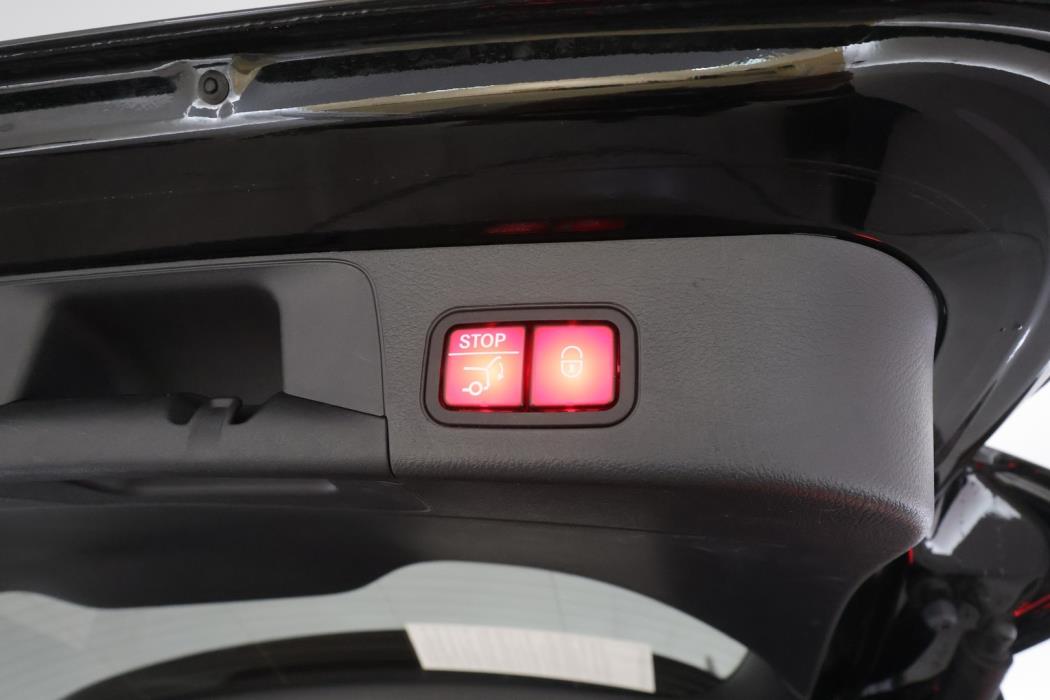 MERCEDES-BENZ EQB 2023