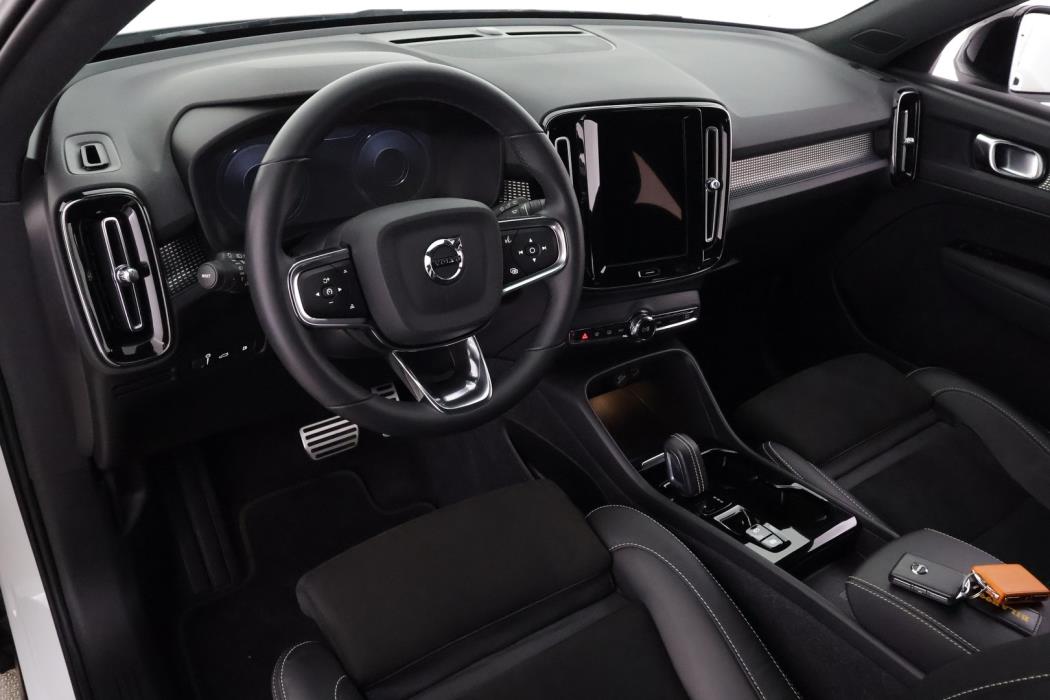 VOLVO XC40 2022