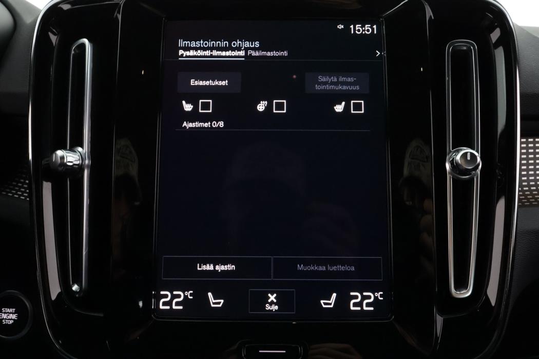 VOLVO XC40 2022